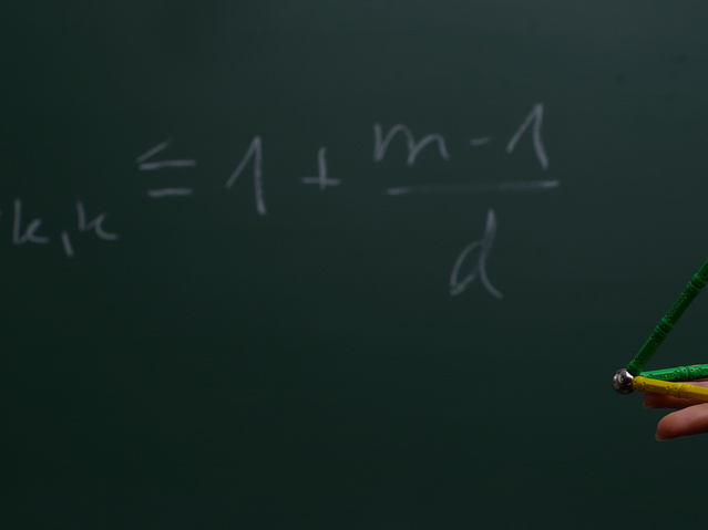 The geometry of quantum states visualized via a simplex built from magnetic toys.